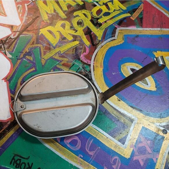 Vintage US Army 1982 Mess Kit - fold out frying pan and plate - Picture 4 of 11